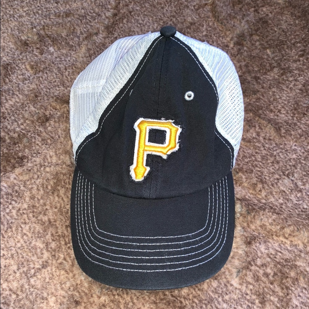 Pittsburgh Pirates Mesh Baseball Hat.